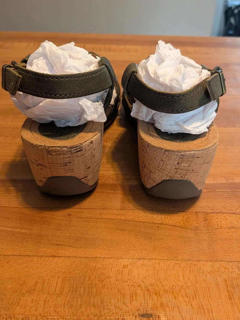 NWT Bussola Nynette Khaki Green Woven Leather Cork Wedge Sandals Size 37 (US 7)